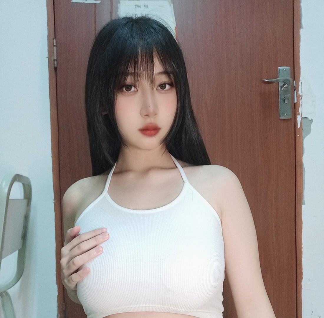 浅安安 – Cosplay 写真全套合集 29 期无水印 24.3G 超清画质 持续更新